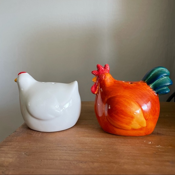 Set of Chicken and Rooster Salt and Pepper Shakers Novelty Farmhouse Kitchen - Picture 3 of 8
